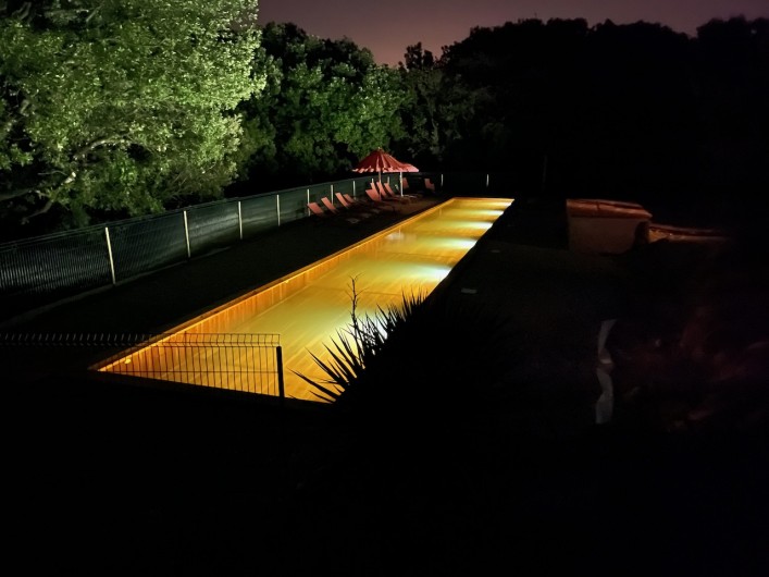 Location de vacances - Gîte à Saint-Mathieu-de-Tréviers - Exceptionnel couloir de nage de nuit.