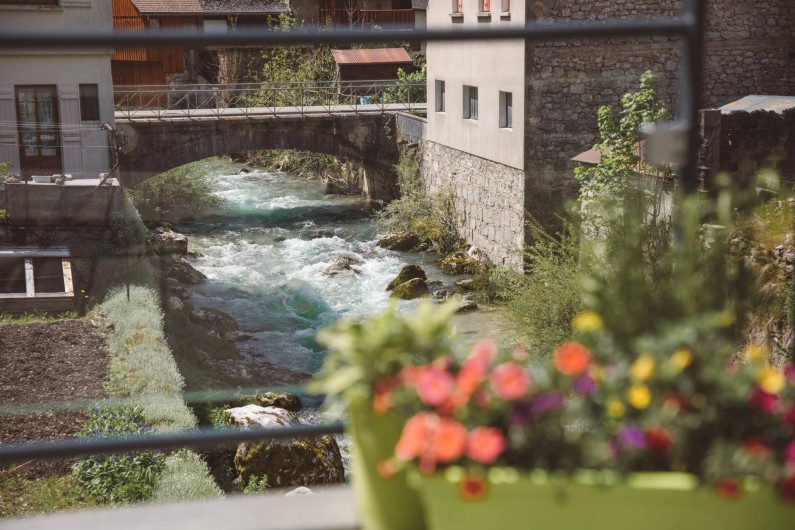 Location de vacances - Gîte à Saint-Pierre-d'Entremont - La Terrasse dominant le Guiers