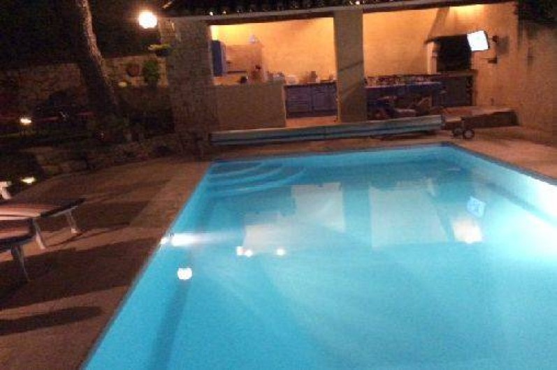 Location de vacances - Appartement à Le Teil - piscine en nocturne