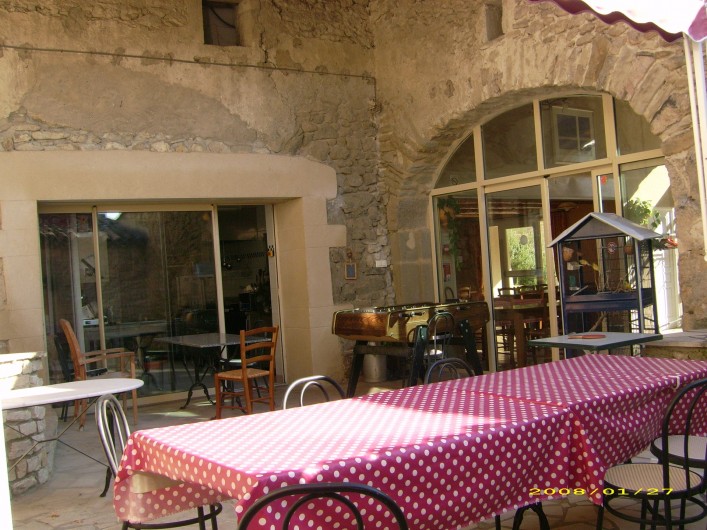 Location de vacances - Chambre d'hôtes à Divajeu - la cour intérieure