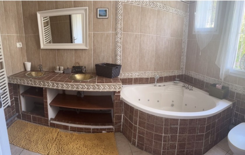 Location de vacances - Villa à Marseille - salle de bain à l'étage