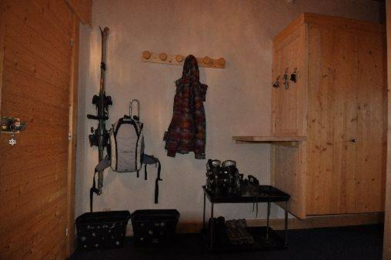 Location de vacances - Studio à Les Arcs - Entrée-Rangements chaussures, râteliers à ski ou sacs