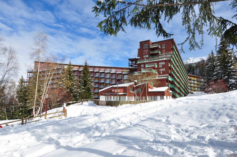 Location de vacances - Studio à Les Arcs - Résidences Belles-Challes-Lauzières (au premier plan)