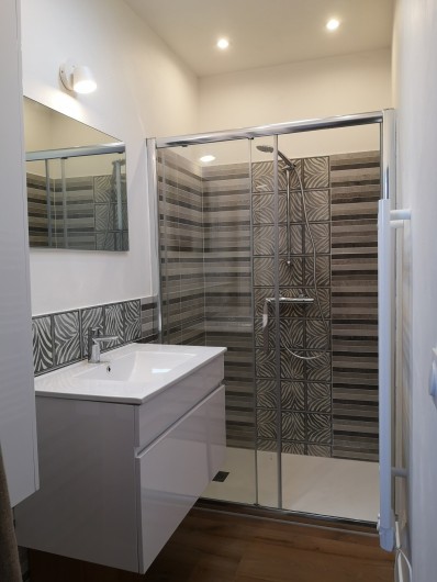 Location de vacances - Maison - Villa à Port Joinville - Salle de douche chambre 1