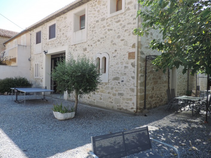 Location de vacances - Gîte à Sallèles-d'Aude - Jardin avec table de ping-pong