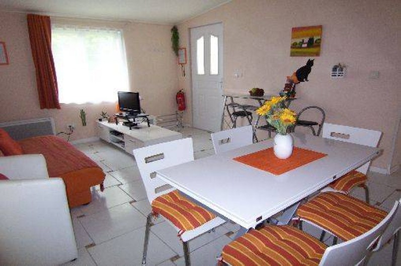 Location de vacances - Gîte à Lapeyrouse - Sécotine salon/salle à manger