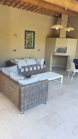 Location de vacances - Mas à L'Isle-sur-la-Sorgue - SALON DE JARDIN POOL HOUSE