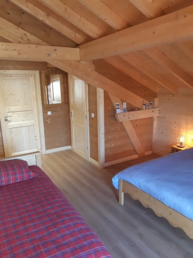 Location de vacances - Chambre d'hôtes à Septmoncel - Chambre étage 3 personnes