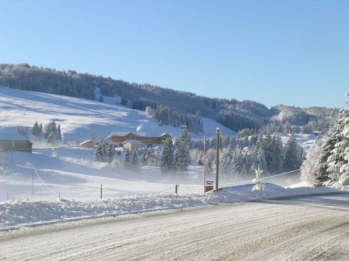 Location de vacances - Chambre d'hôtes à Septmoncel - Chalet Aux Brimbelles en hiver