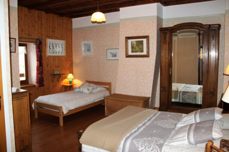 Location de vacances - Gîte à Saint-Pierre - La grande chambre, lit de 140 & 90