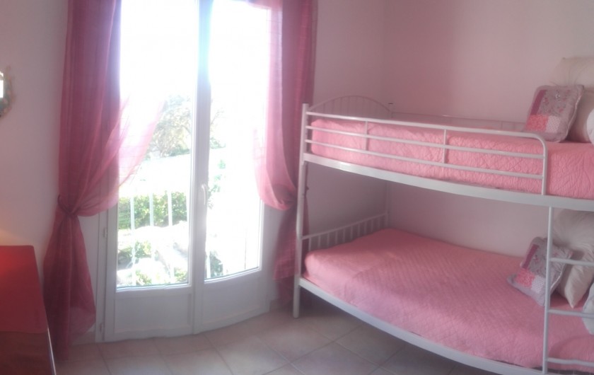 Location de vacances - Villa à Sainte-Lucie de Porto-Vecchio - Chambre vue mer 2 lits superposés / Bureau
