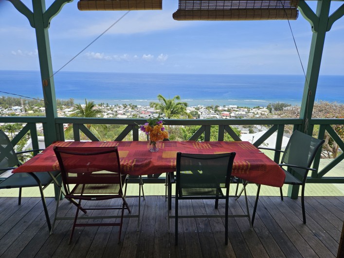 Location de vacances - Chalet à Saint-Leu - Balcon vue sur le lagon pour les repas