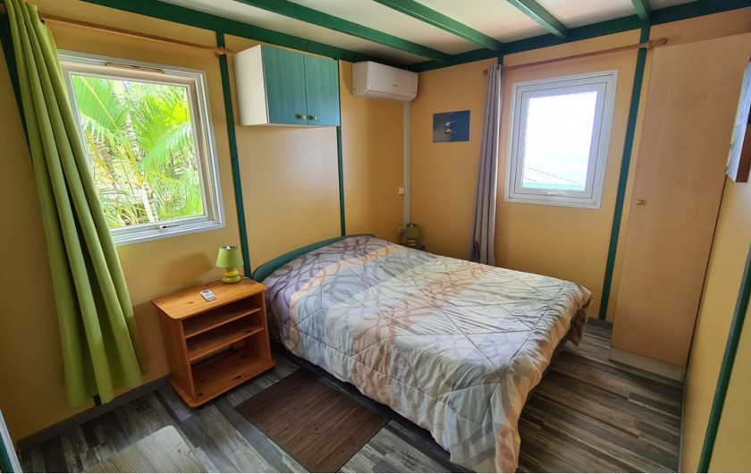 Location de vacances - Chalet à Saint-Leu - chambre double 1 vue sur ocean ( lit 140 )