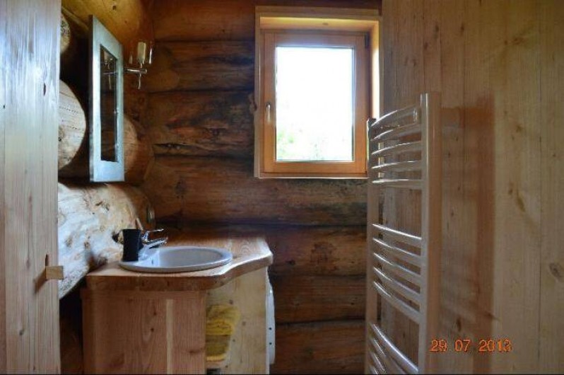 Location de vacances - Chambre d'hôtes à Saint-Anthème - Chalet en rondins de bois