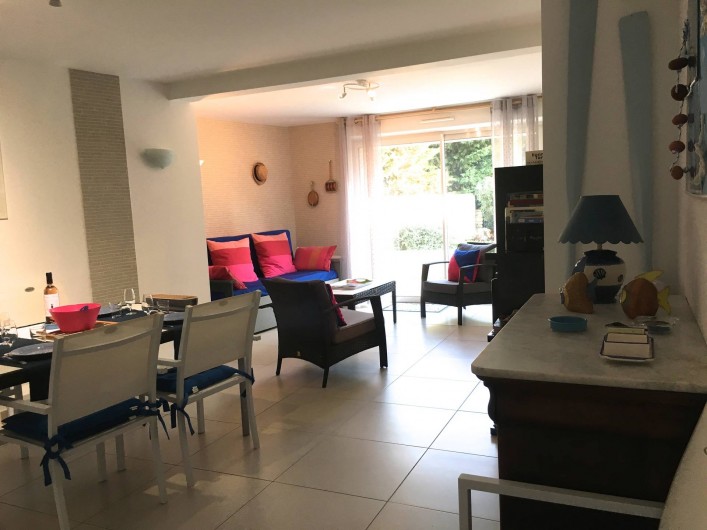 Location de vacances - Appartement à Sanary-sur-Mer - CAP SUD - Un lieu de vie où l'on prend plaisir à séjourner