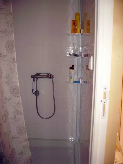 Location de vacances - Villa à Le Chambon-sur-Lignon - salle d'eau - douche