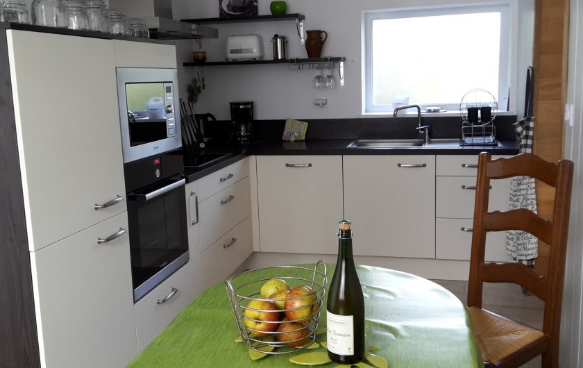 Location de vacances - Gîte à Bosville - cuisine entièrement équipée (four, micro-onde, réfrigérateur, LV, LL, ...)
