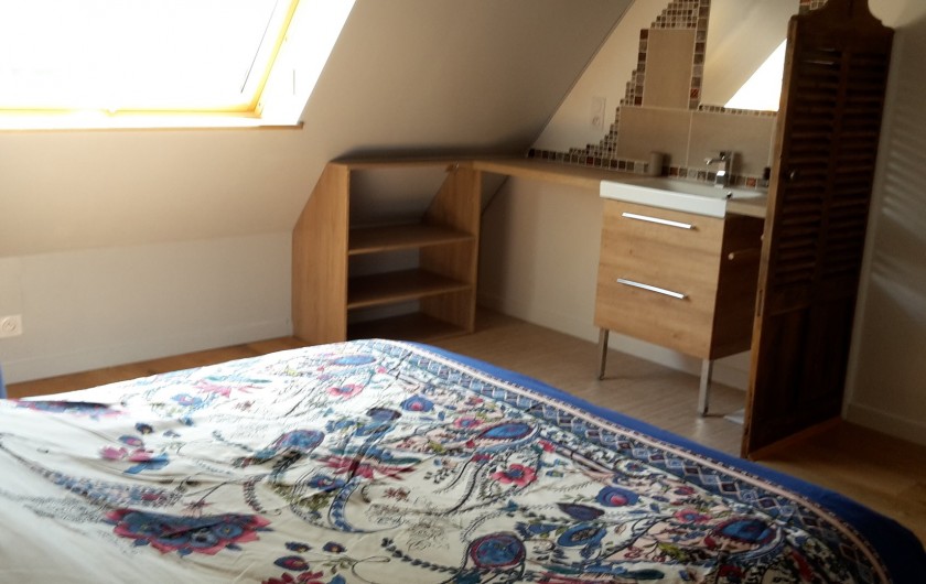 Location de vacances - Gîte à Bosville - chambre parentale coin lavabo