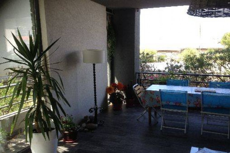 Location de vacances - Appartement à L'Île-Rousse - terrasse couverte