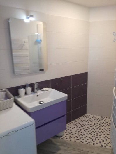 Location de vacances - Appartement à Le Lavandou - Salle de bains  douche à l'italienne