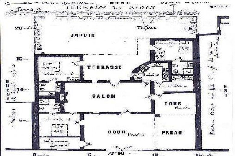 Location de vacances - Maison - Villa à Saint-Clément-des-Baleines - plan de la maison en forme de H  (photo déformée, façade 15m coté 22m)