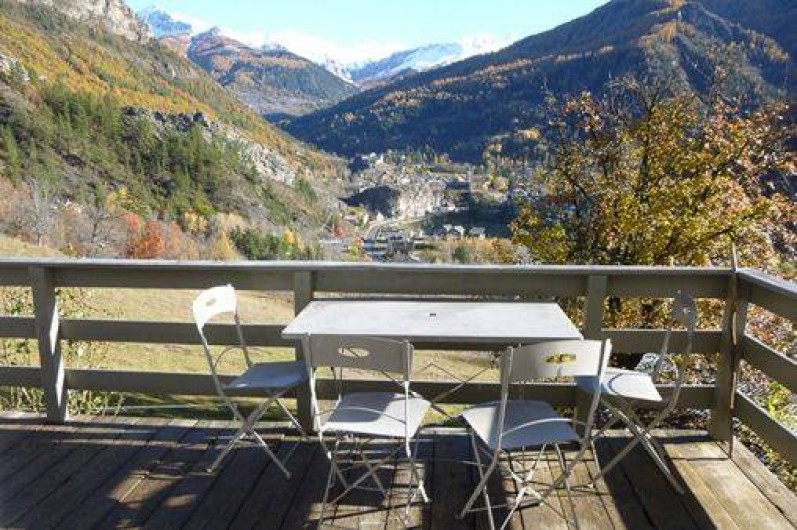 Location de vacances - Gîte à Colmars - Les Transhumances - terrasse du gîte l'Encombrette