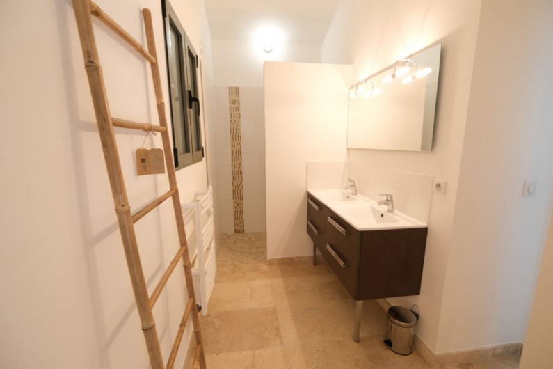 Location de vacances - Villa à Aureille - Salle d'eau