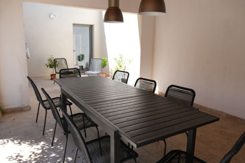 Location de vacances - Villa à Aureille - Coin extérieur avec terrasse couverte