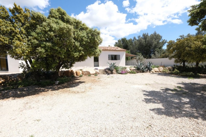 Location de vacances - Villa à Aureille - Parking