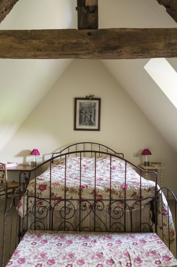 Location de vacances - Maison - Villa à Saint-Maden - 2ème étage : chambre Cécile, avec cabinet de toilette, lit 140