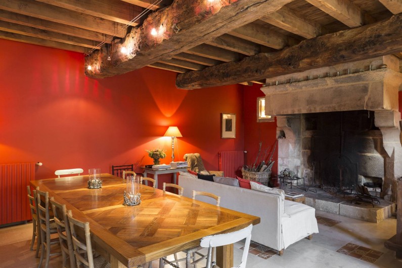 Location de vacances - Maison - Villa à Saint-Maden - Salle à manger-salon, grande cheminée, table pour 12
