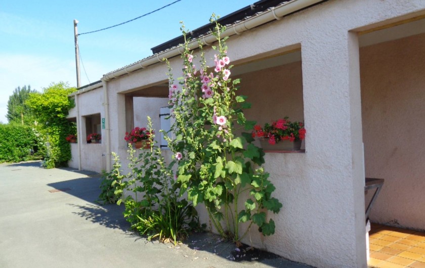 Location de vacances - Camping à Aytré - bloc sanitaire avec machines  à laver et sèches linges
