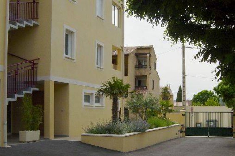 Location de vacances - Appartement à Nyons - Cour intérieure