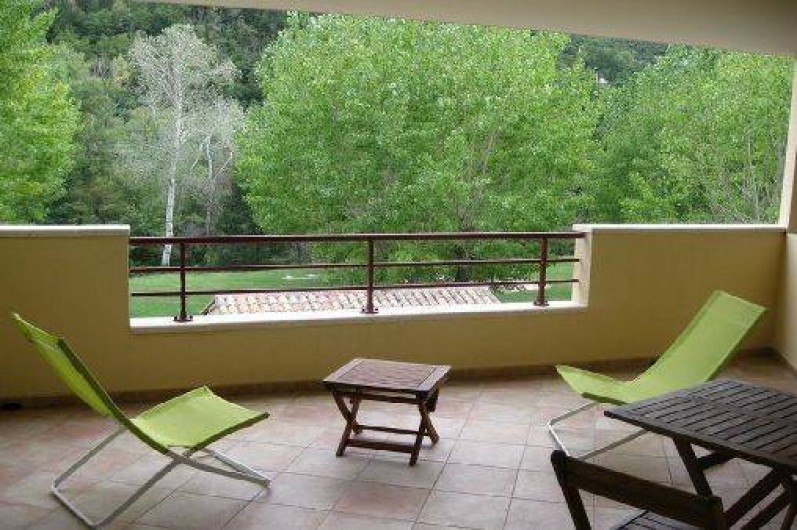 Location de vacances - Appartement à Nyons - Terrasse Sud