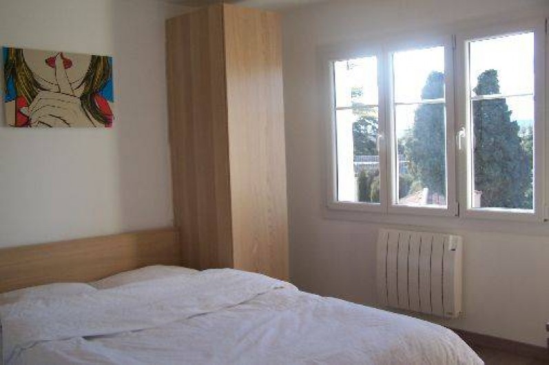 Location de vacances - Appartement à Cannes - Chambre 1 : lit 140x200