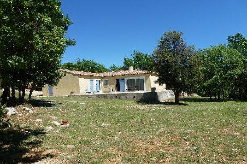 Location de vacances - Villa à La Verdiere - terrain