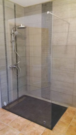 Location de vacances - Villa à La Verdiere - salle de bain