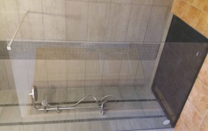 Location de vacances - Villa à La Verdiere - salle de bain