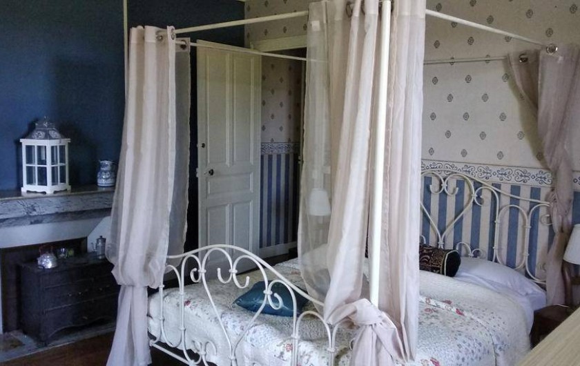 Location de vacances - Chambre d'hôtes à Bessines-sur-Gartempe - Chambre de Ballet   3 person room  second floor 2 persons 95 euros 3 persons 110