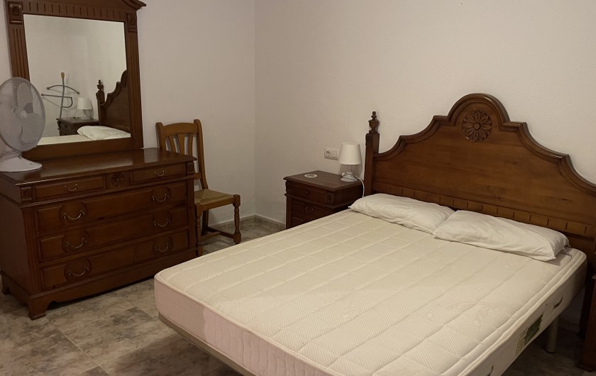 Location de vacances - Villa à L'Escala - CHAMBRE 3 AVEC LIT BEBE NIV BAS