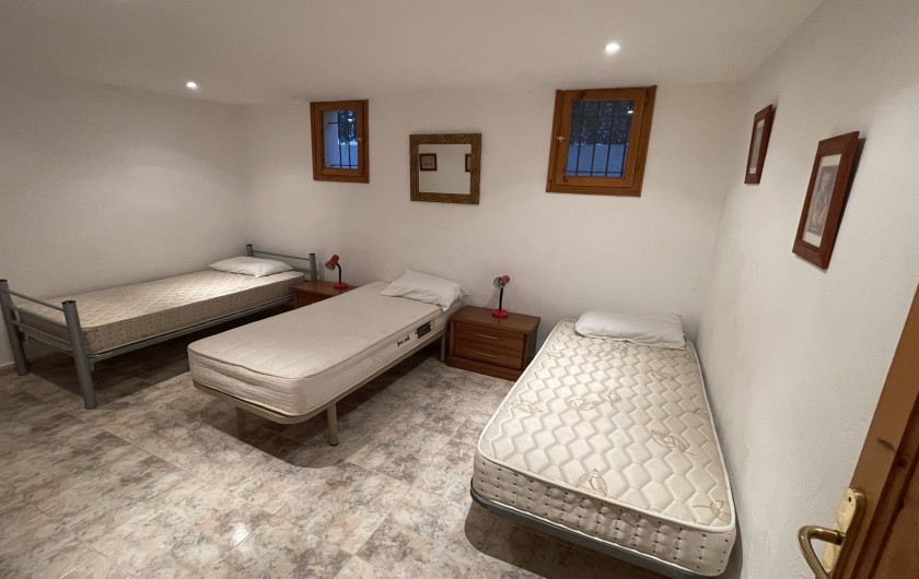 Location de vacances - Villa à L'Escala - CHAMBRE STYLE DORTOIRE NIV BAS