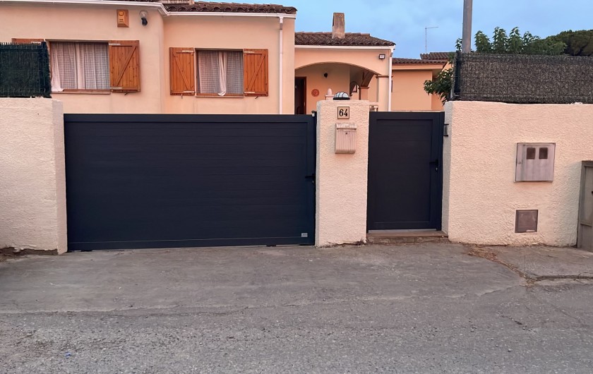 Location de vacances - Villa à L'Escala - ENTREE RUE