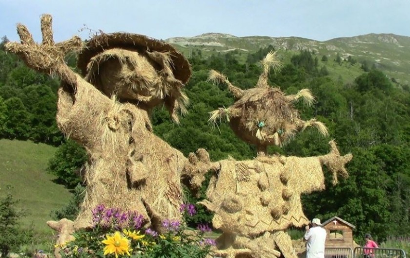 Location de vacances - Appartement à Valloire - Concours de sculptures de paille chaque juillet