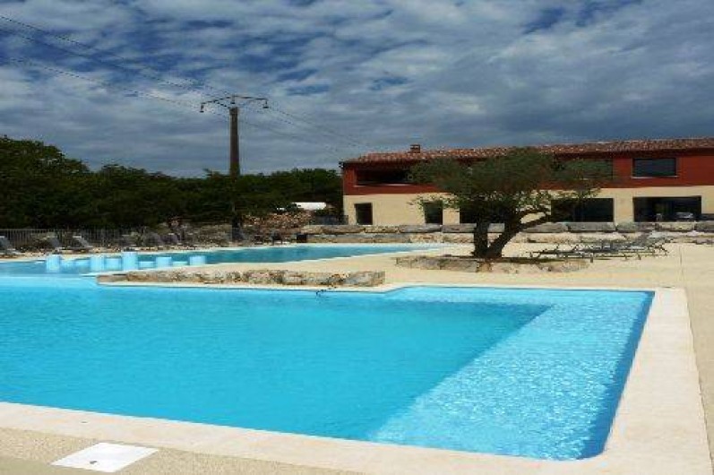 Location de vacances - Chalet à Saint-Alban-Auriolles -  Piscine, chalet Sud Ardèche Rev'o Thijol