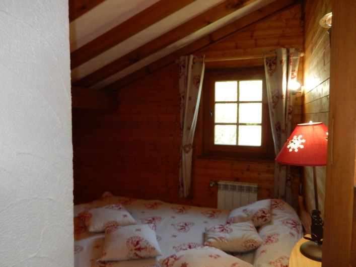 Location de vacances - Chalet à Saint-Gervais-les-Bains - une chambre étage, dans cette chambre lavabo et bidet