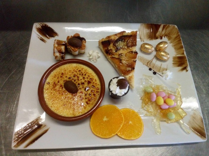 Location de vacances - Chambre d'hôtes à Saint-Étienne-du-Valdonnez - Assiette Gourmande à l'Auberge du Bramont à St Etienne du Valdonnez