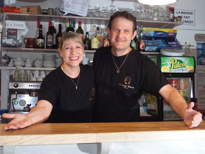 Location de vacances - Chambre d'hôtes à Saint-Étienne-du-Valdonnez - Francine et Thierry vous accueillent toute l'année à l'Auberge du Bramont