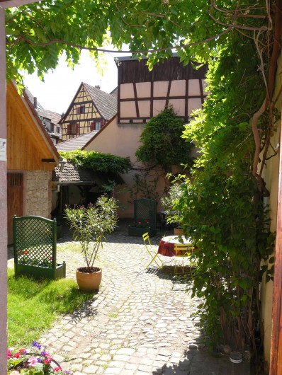 Location de vacances - Gîte à Ribeauville - 410 m2 de verdure et de zénitude au Gîte Alsacien