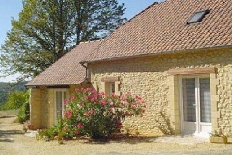 Location de vacances - Gîte à Auriac-du-Périgord - Extérieur :  Arrivée