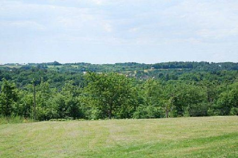 Location de vacances - Gîte à Auriac-du-Périgord - Vu de la piscine